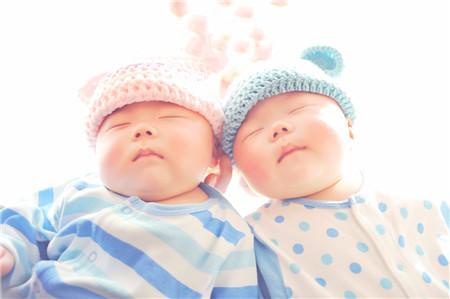 最新双胞胎宝宝起名字