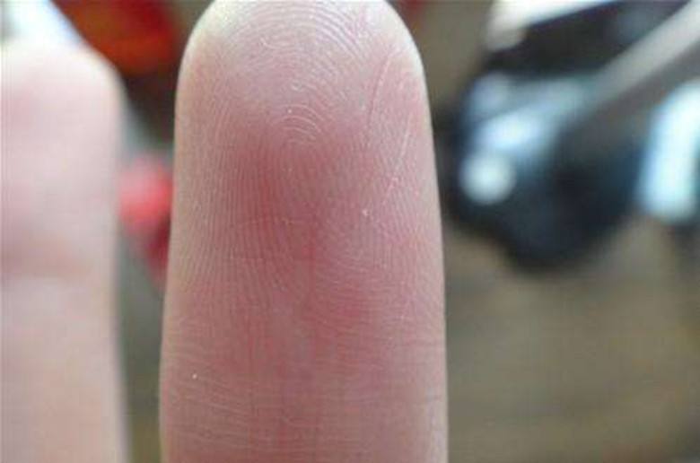 手相：手指上的斗和簸箕两种指纹解释之一